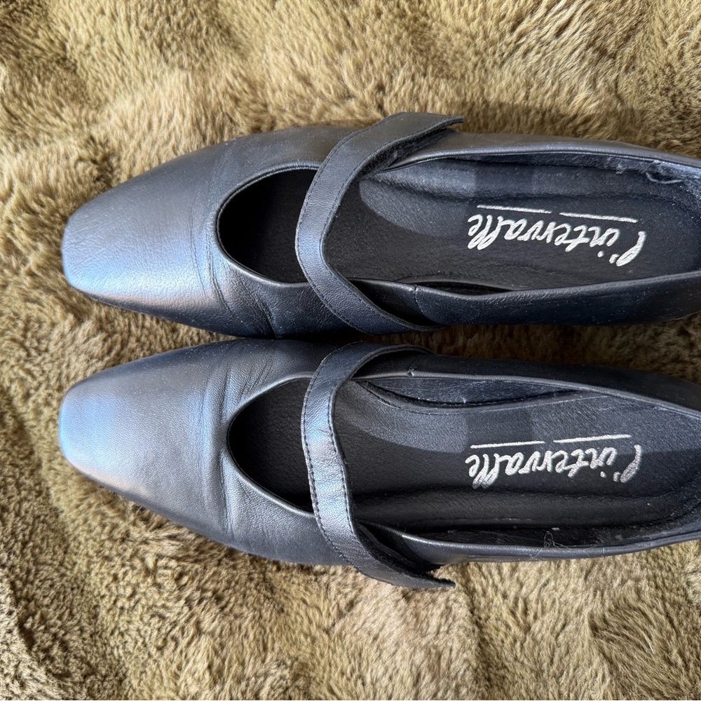 Black Loafers with velcro strap - Picture 2 of 3